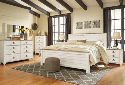 Willowton King Panel Bed, Dresser, Mirror, and Nightstand - Image 9