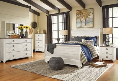 Willowton Queen Sleigh Bed, 2 Dressers, Mirror, Chest and 2 Nightstands - Image 11