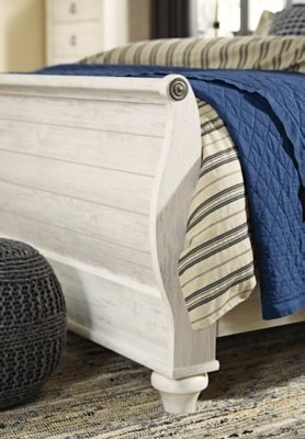 Willowton Queen Sleigh Bed, Dresser, Mirror, Chest and 2 Nightstands - Image 9