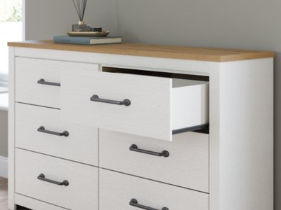 Linnocreek Dresser - Image 11