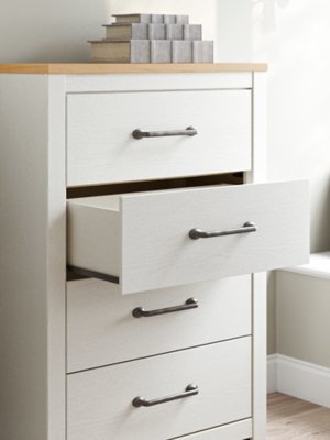 Linnocreek Chest of Drawers - Image 11