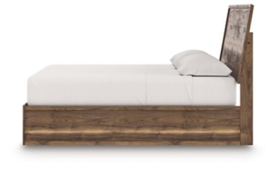 Darcalli King Panel Bed - Image 7