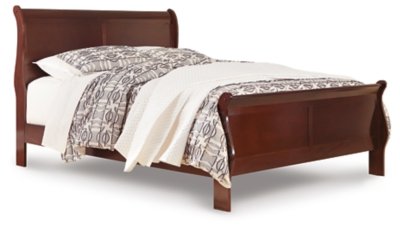 Alisdair Queen Sleigh Bed, Dresser, Mirror, and Nightstand - Image 4