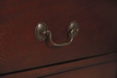 Alisdair Nightstand - Image 4