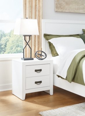 Binterglen Queen Panel Bed, Dresser and 2 Nightstands - Image 23