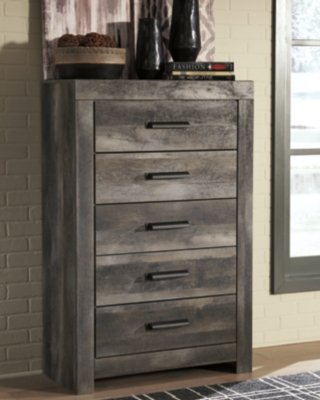 Wynnlow Full Crossbuck Panel Bed and 2 Chests - Image 10