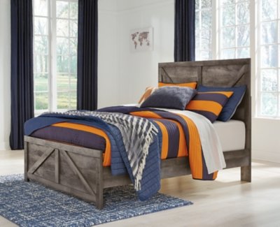 Wynnlow Full Panel Bed, Chest and Nightstand - Image 9