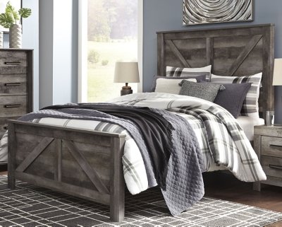 Wynnlow Queen Crossbuck Panel Bed, Chest and Nightstand - Image 11