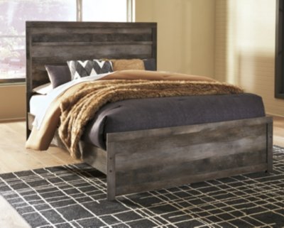 Wynnlow Queen Panel Bed with Mirrored Dresser and Nightstand - Image 10