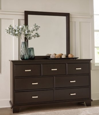 Covetown King Panel Bed, Dresser, Mirror and Nightstand - Image 23