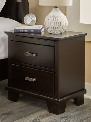 Covetown Queen Panel Bed, Dresser, Mirror and Nightstand - Image 24