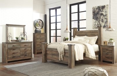 Trinell Queen Poster Bed - Image 4