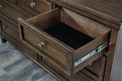 Shawbeck Queen Panel Bed, Dresser and Mirror - Image 20