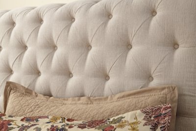 Willenburg King Upholstered Sleigh Bed - Image 4
