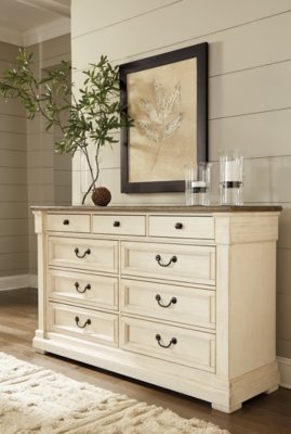 Bolanburg Dresser - Image 9