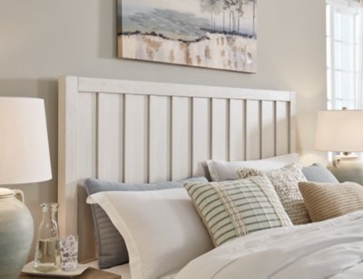 Shaybrock King Panel Bed - Image 4