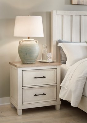Shaybrock Nightstand - Image 3