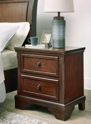 Trellington Nightstand - Image 3
