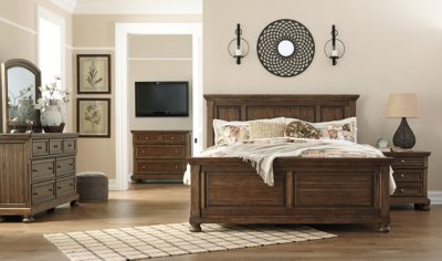 Flynnter King Panel Bed, Dresser, Mirror, and Nightstand - Image 8