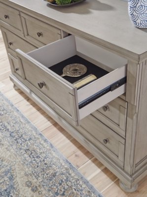 Lettner Dresser - Image 5