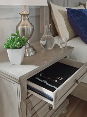 Lettner Nightstand - Image 4