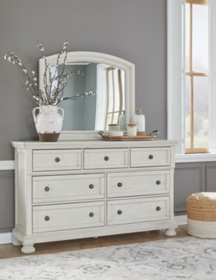 Robbinsdale King Panel Bed, Dresser, Mirror, Chest and 2 Nightstands - Image 14