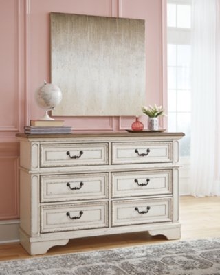 Realyn Dresser - Image 3