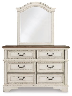 Realyn Full Panel Bed, Dresser, Mirror and Nightstand - Image 3