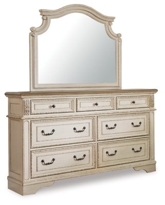 Realyn King Panel Bed, Dresser, Mirror, Chest and 2 Nightstands - Image 3