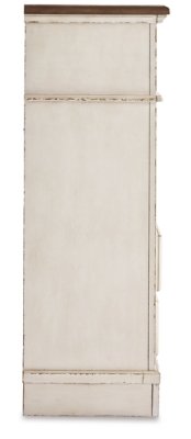 Realyn Queen Panel Bed, Dresser, Mirror, Chest and Nightstand - Image 4