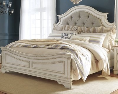 Realyn King Panel Bed, Dresser, Mirror, Chest and 2 Nightstands - Image 16