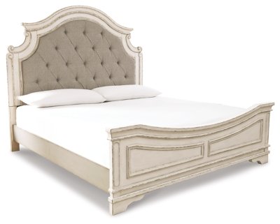 Realyn King Panel Bed, Dresser, Mirror, Chest, Vanity and Nightstand - Image 6