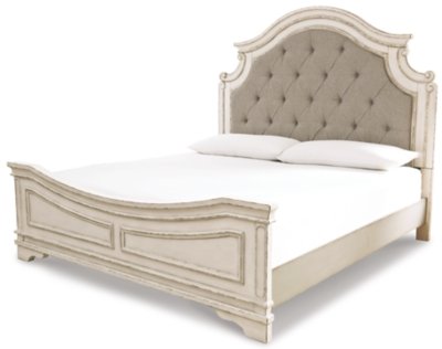 Realyn King Bed with Mirrored Dresser and Nightstand - Image 3