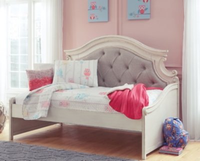Realyn Twin Day Bed - Image 7