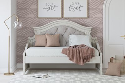 Realyn Twin Day Bed - Image 6