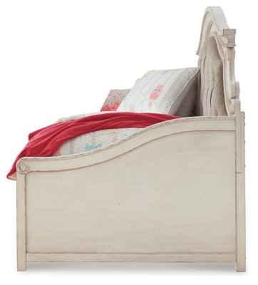 Realyn Twin Storage Day Bed and Dresser - Image 7