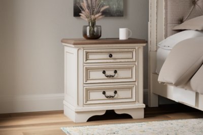 Realyn Nightstand - Image 3