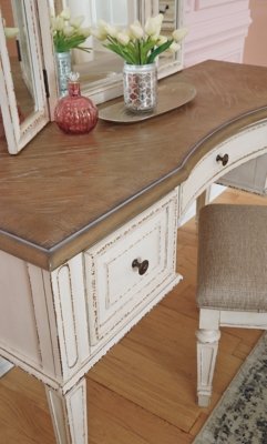 Realyn Queen Upholstery Panel Bed, Dresser, Chest, Nightstand, and Vanity Set - Image 22