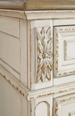 Realyn Queen Upholstered Panel Bed and Chest - Image 15