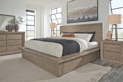 Langford King Panel Bed - Image 7