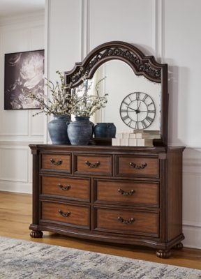 Lavinton Queen Poster Bed, Dresser, Mirror, Chest and Nightstand - Image 16
