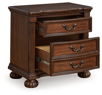 Lavinton Queen Poster Bed, Dresser, Mirror, Chest and Nightstand - Image 13