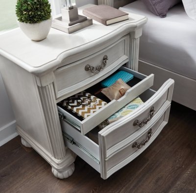 Montelaine Nightstand - Image 7