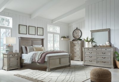 Moreshire Queen Panel Bed - Image 3