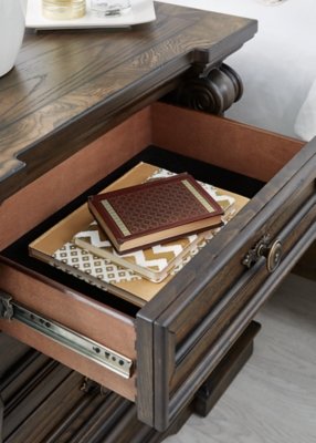 Maylee Nightstand - Image 9