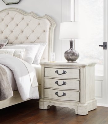 Arlendyne King Panel Bed, Dresser, Mirror, Chest and 2 Nightstands - Image 41