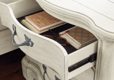 Arlendyne Nightstand - Image 12