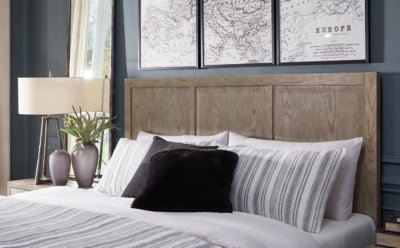 Chrestner King Panel Bed - Image 7