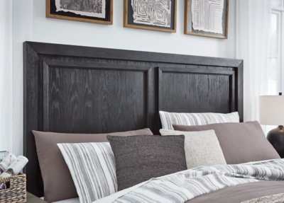 Foyland Queen Panel Storage Bed, Dresser and Mirror - Image 18