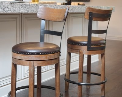 Pinnadel Counter Height Bar Stool - Image 3